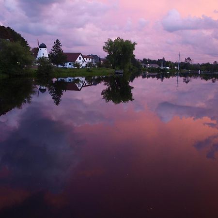Riverside Motel Гейворд Екстер'єр фото